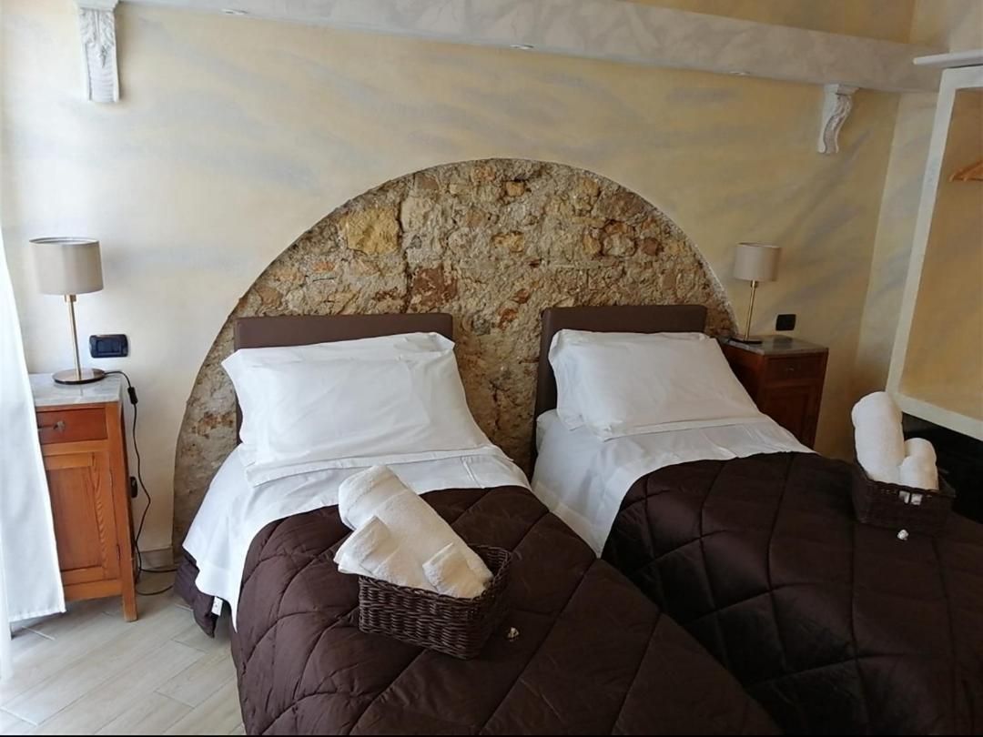 Bed and Breakfast Lo Scoglio Dei Volsci Nettuno Exterior foto